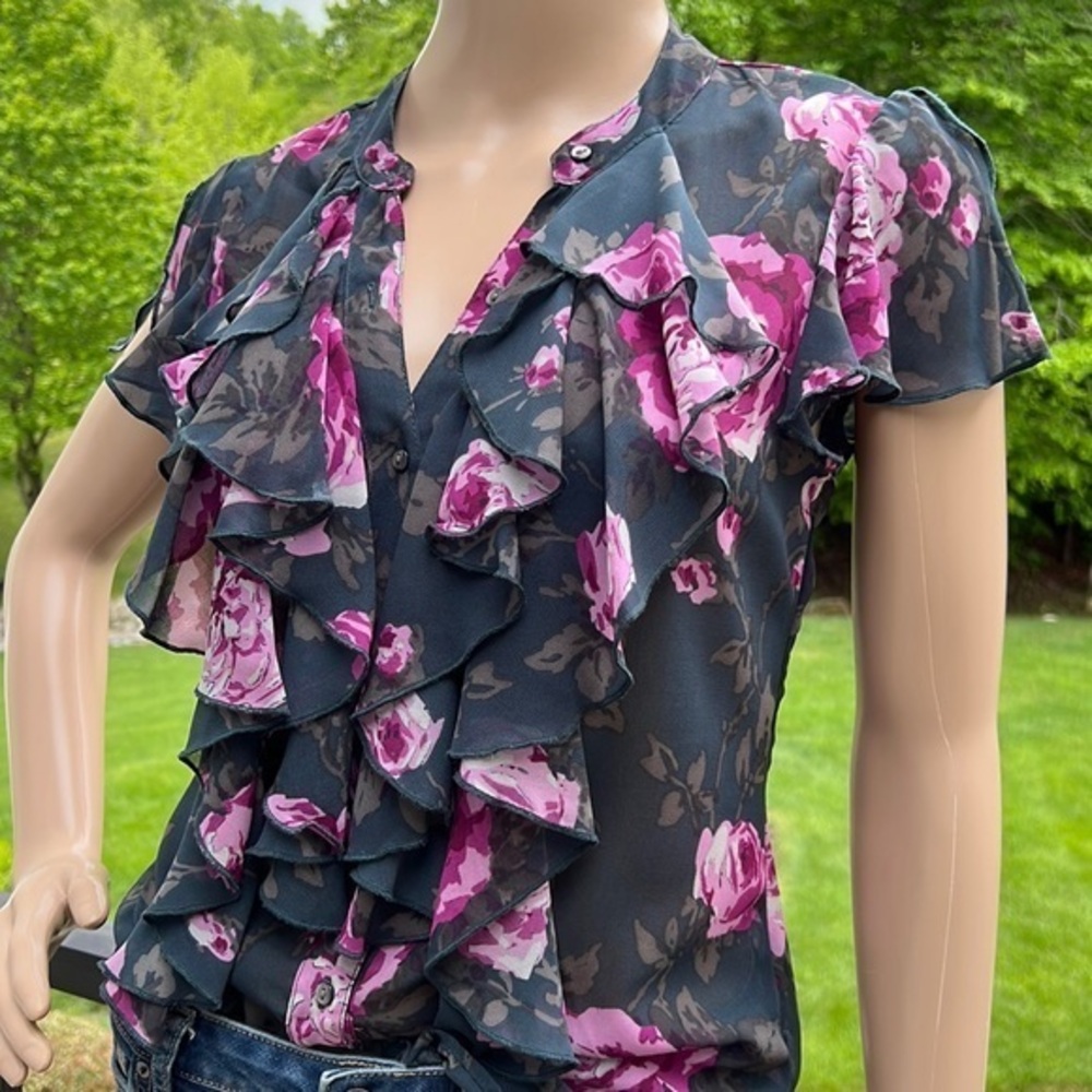 Converse one star frilly flirty feminine ruffle, flutter sleeve button down top